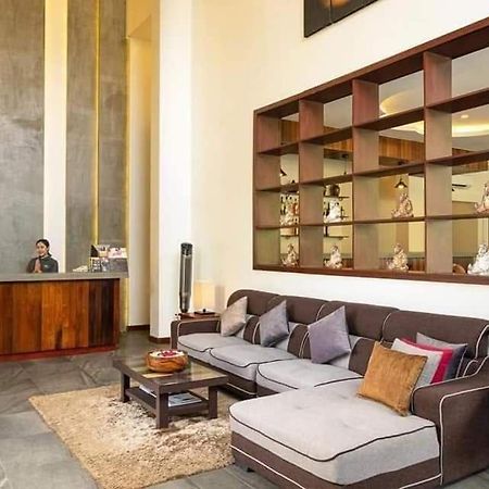 Model Temple Villa Сиемрип Экстерьер фото